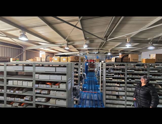 715M² WAREHOUSE TO LET IN SPARTAN